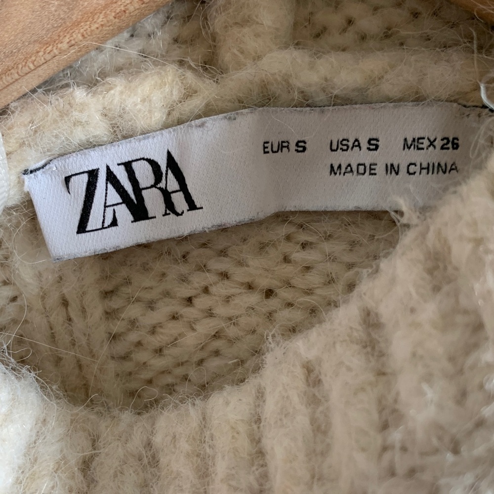 Zara Cream Cable Knit Cropped Acrylic & Wool Blend Cowl Neck Hooded Sweater - Picture 4 of 5
